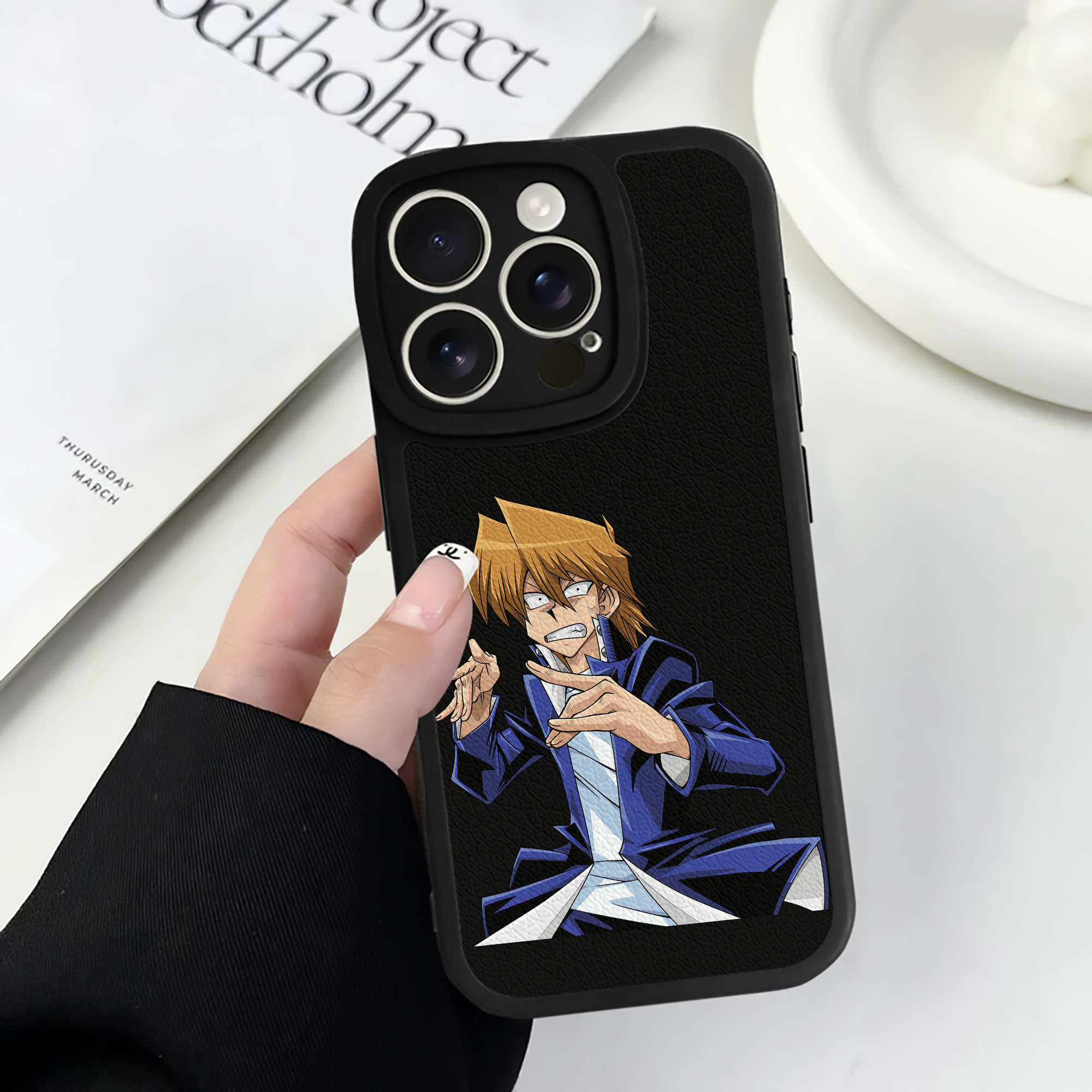 （画像用） 遊☆戯☆王 Yu-Gi-Oh! 【iPhone 16シリーズ対応】シリコンスマホケース（レザー調） 材質：シリコン